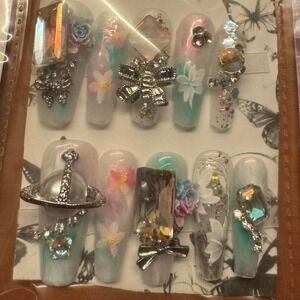 "Crystal Bloom" Press-On‎ Nail Set